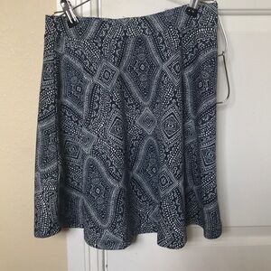 H&M knee length blue patterned skirt, XS